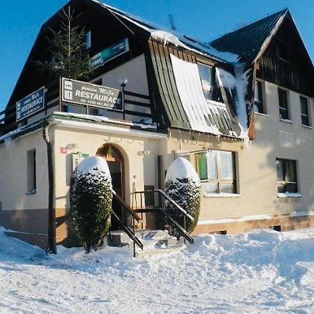 Restaurace A Penzion Maja بينيكو المظهر الخارجي الصورة