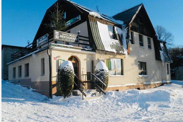 Restaurace A Penzion Maja بينيكو المظهر الخارجي الصورة