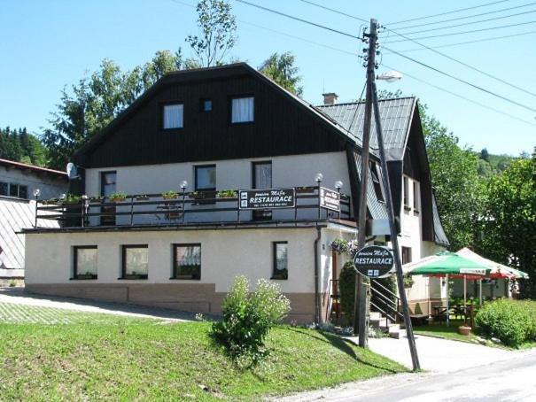 Restaurace A Penzion Maja بينيكو المظهر الخارجي الصورة