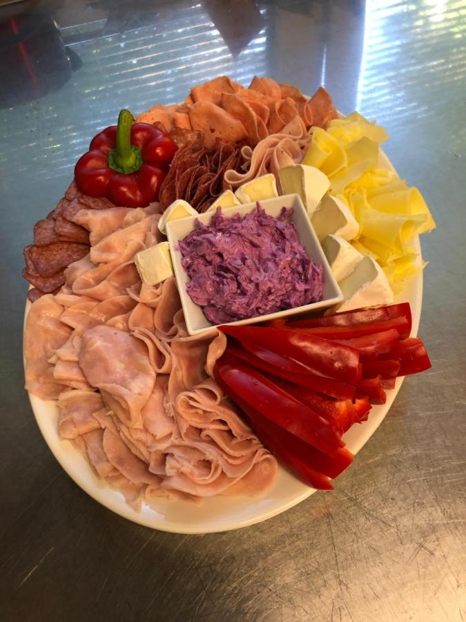Restaurace A Penzion Maja بينيكو المظهر الخارجي الصورة
